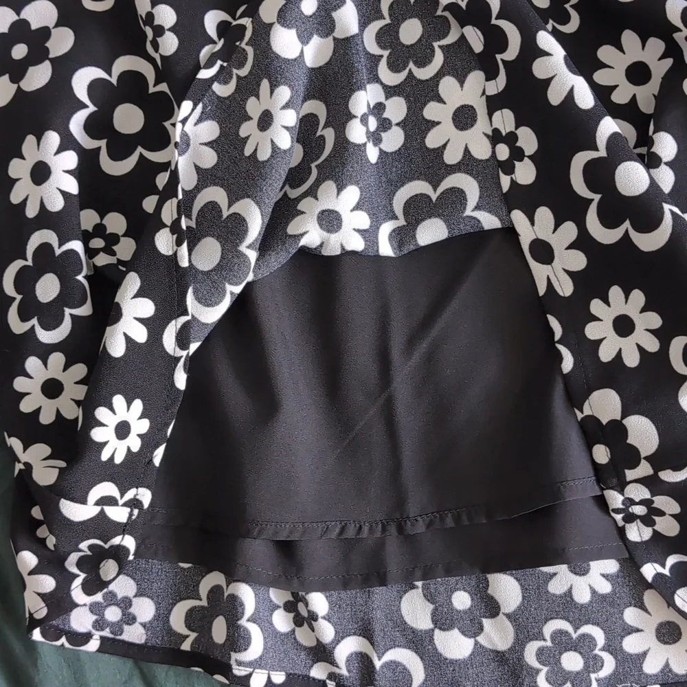 NWOT Hollister A-line Floral Skirt - Picture 6 of 6